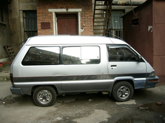 1990 Toyota Master Ace Surf
