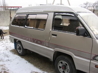 1990 Toyota Master Ace Surf