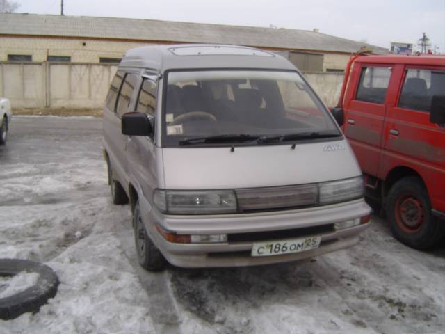 1990 Toyota Master Ace Surf