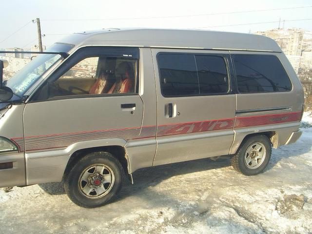1990 Toyota Master Ace Surf