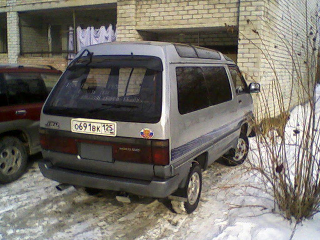 1990 Toyota Master Ace Surf