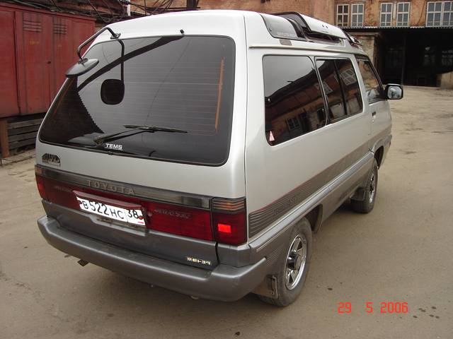 1991 Toyota Master Ace Surf