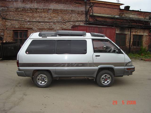 1991 Toyota Master Ace Surf