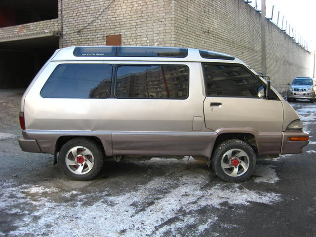 1991 Toyota Master Ace Surf