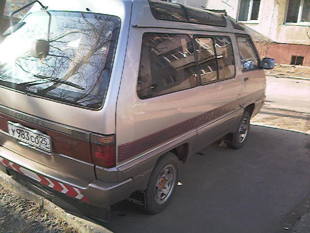 1991 Toyota Master Ace Surf