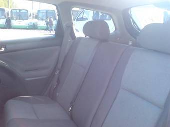 2002 Toyota Matrix Photos