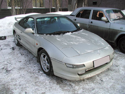 1999 Toyota MR2 Pictures