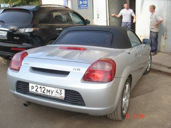 2004 Toyota MR2 Photos