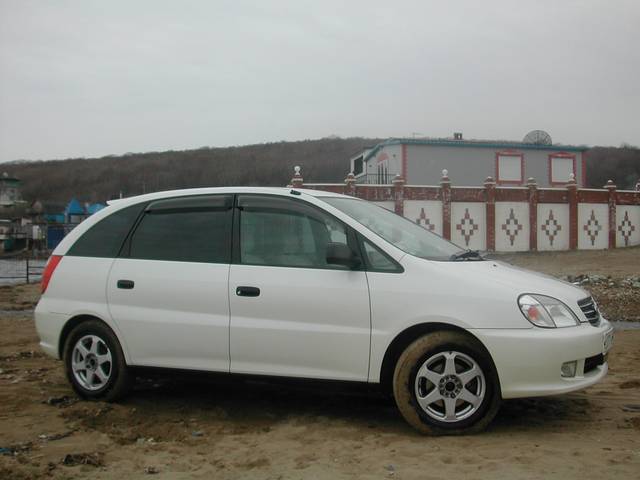 1998 Toyota Nadia