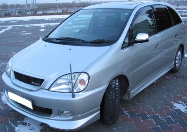 1998 Toyota Nadia