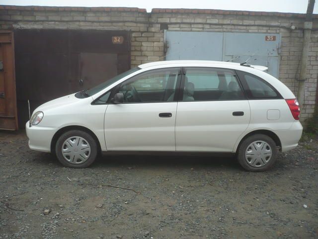 1998 Toyota Nadia