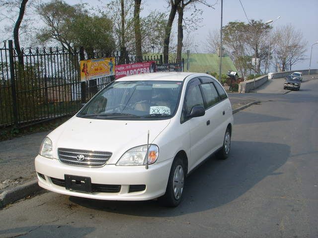 1998 Toyota Nadia