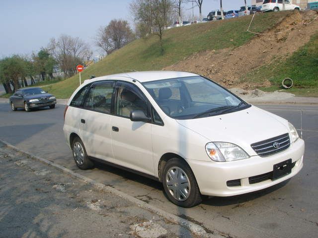 1998 Toyota Nadia