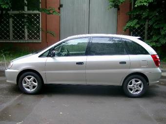 1998 Toyota Nadia Pictures