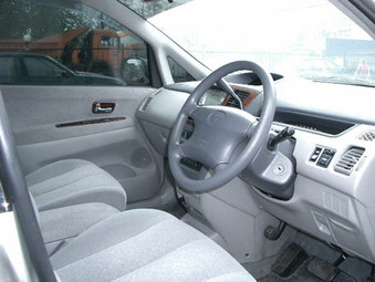 1998 Toyota Nadia Photos