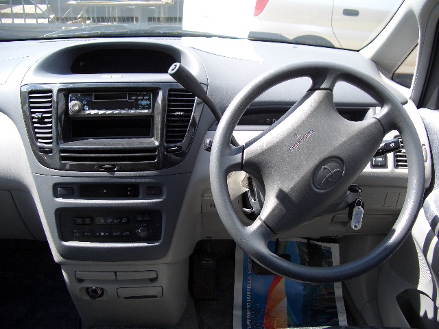 1998 Toyota Nadia Pictures