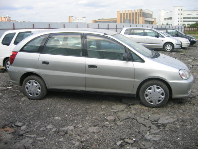 1998 Toyota Nadia Pictures