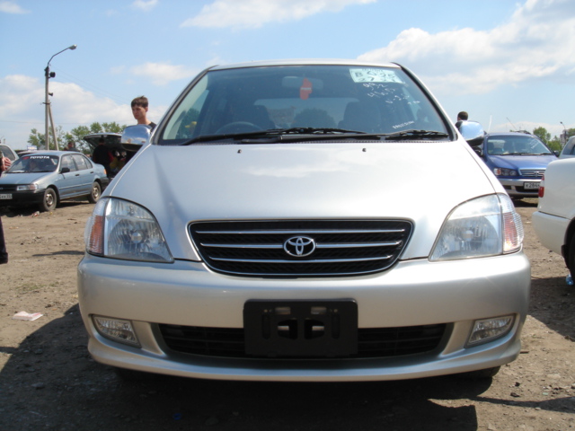 1999 Toyota Nadia