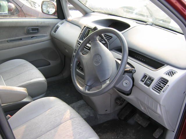 1999 Toyota Nadia