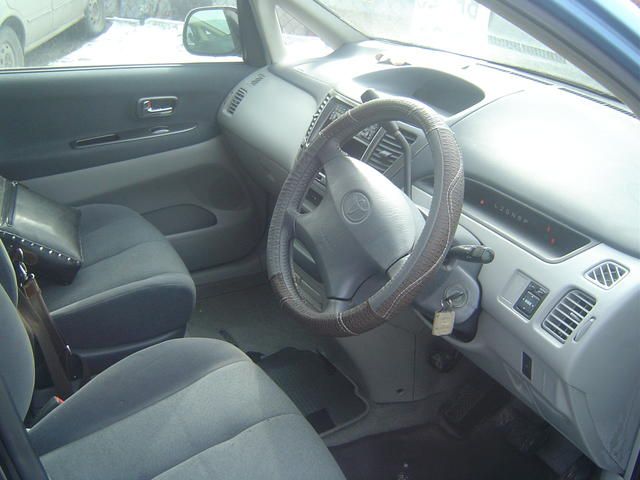 1999 Toyota Nadia