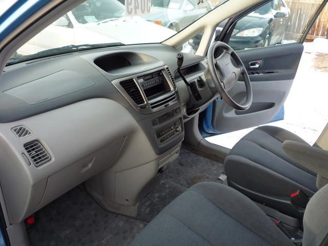 1999 Toyota Nadia
