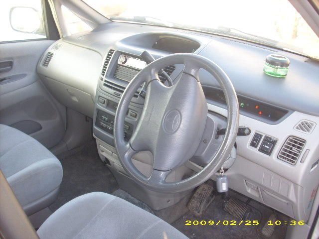 1999 Toyota Nadia