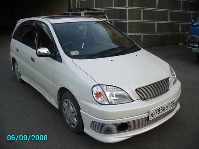 1999 Toyota Nadia