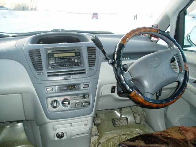 1999 Toyota Nadia