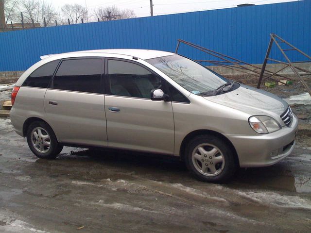 1999 Toyota Nadia