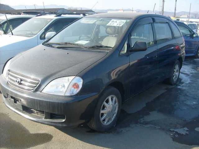 1999 Toyota Nadia