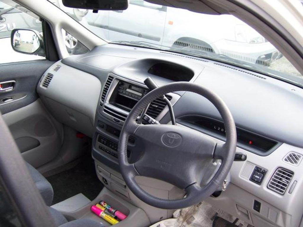 1999 Toyota Nadia