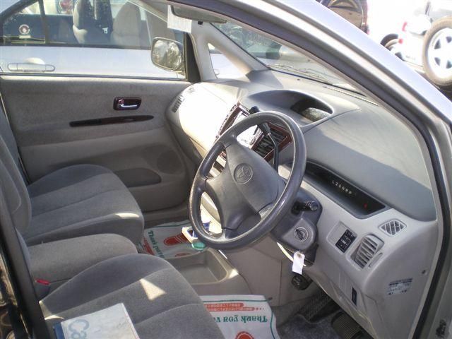 1999 Toyota Nadia