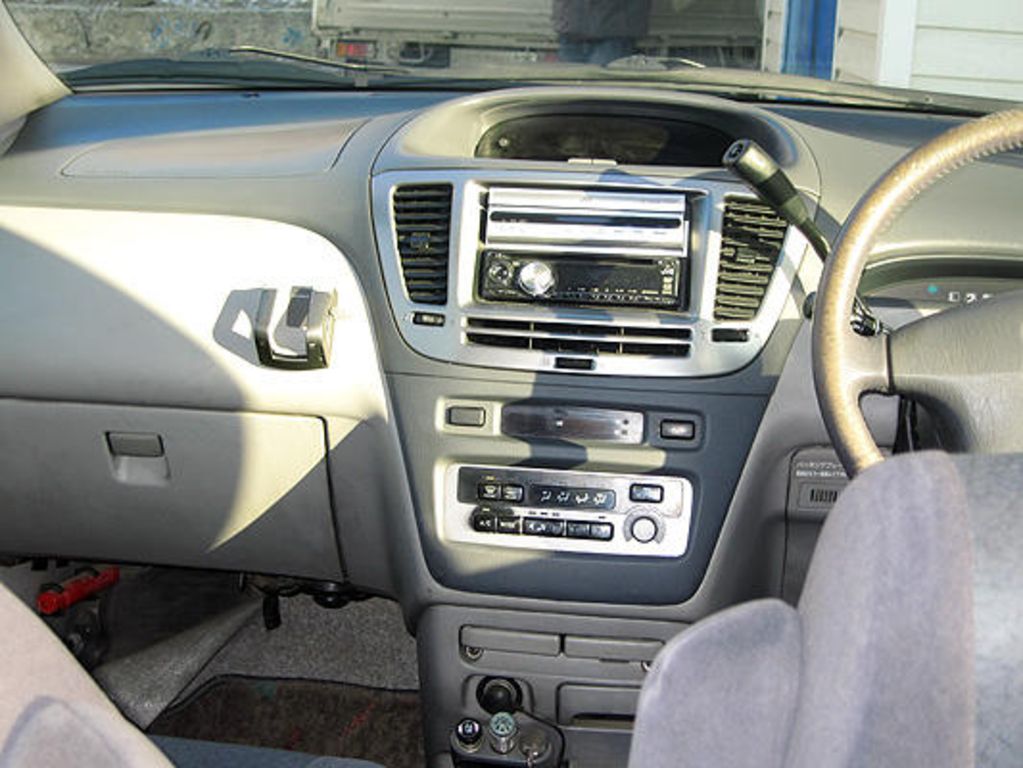 1999 Toyota Nadia