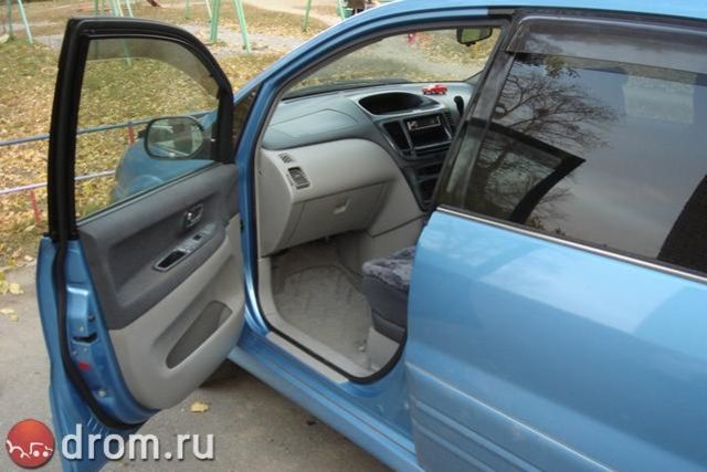 1999 Toyota Nadia