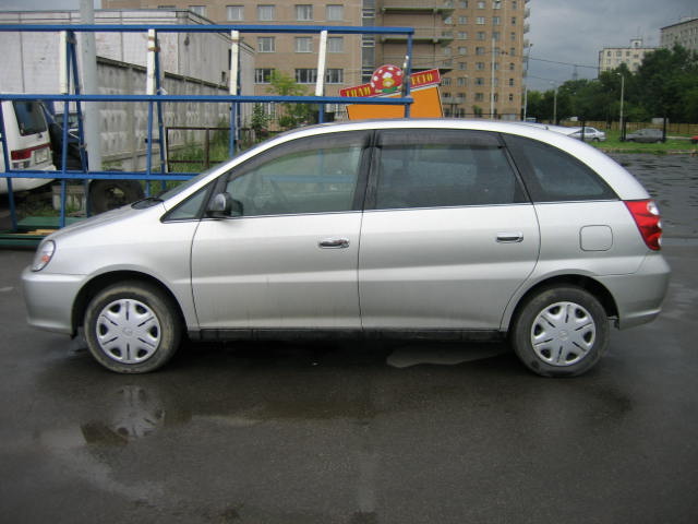 1999 Toyota Nadia Photos