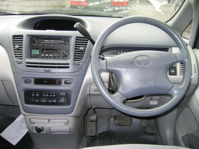 1999 Toyota Nadia Pictures