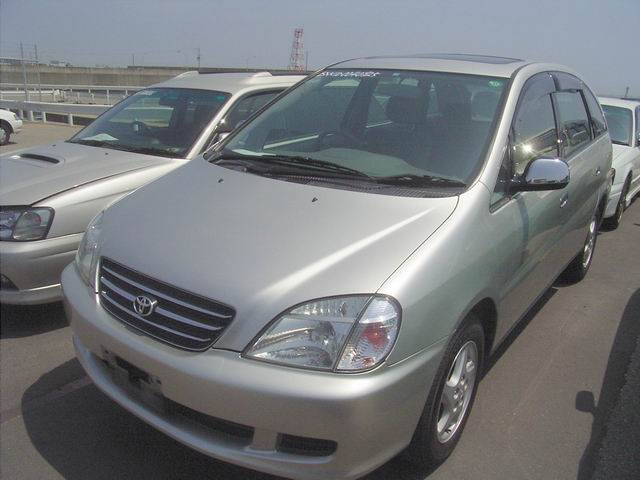 1999 Toyota Nadia Pictures