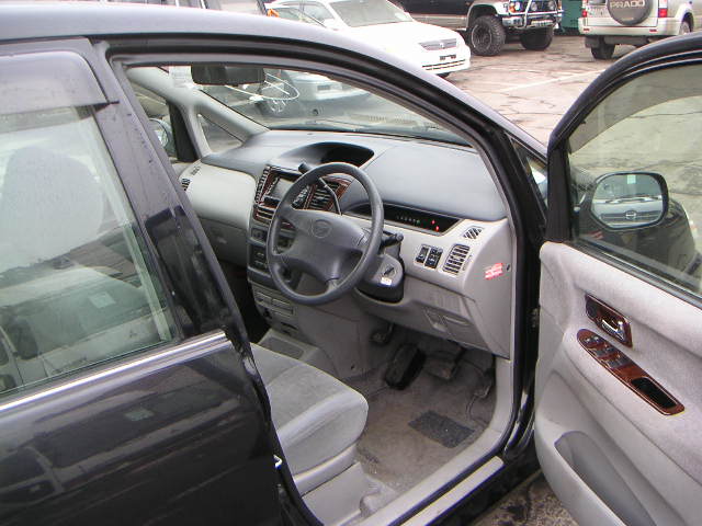 1999 Toyota Nadia Pictures
