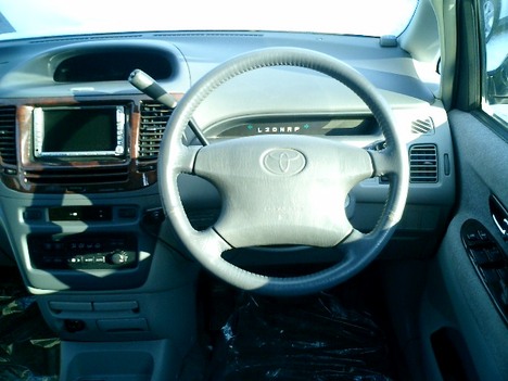 1999 Toyota Nadia Pictures