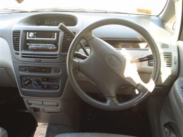 1999 Toyota Nadia Photos