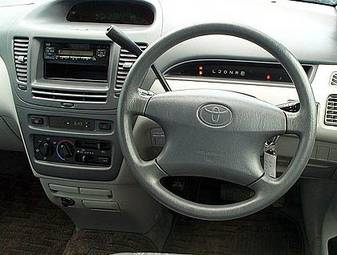 1999 Toyota Nadia Pictures