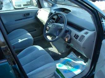 1999 Toyota Nadia Pictures