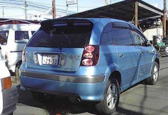 1999 Toyota Nadia Pics