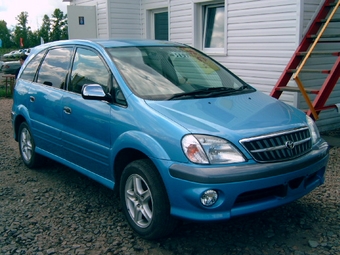 2000 Toyota Nadia