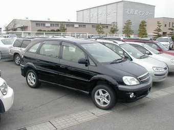 2000 Toyota Nadia