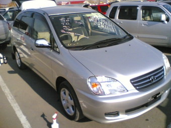 2000 Toyota Nadia