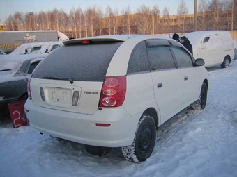 2000 Toyota Nadia