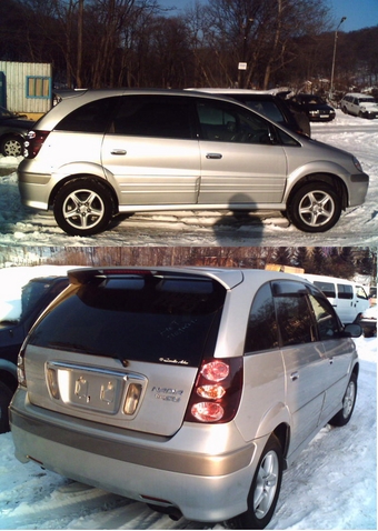 2000 Toyota Nadia