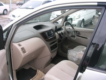 2000 Toyota Nadia