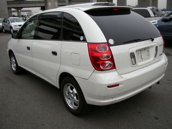 2000 Toyota Nadia